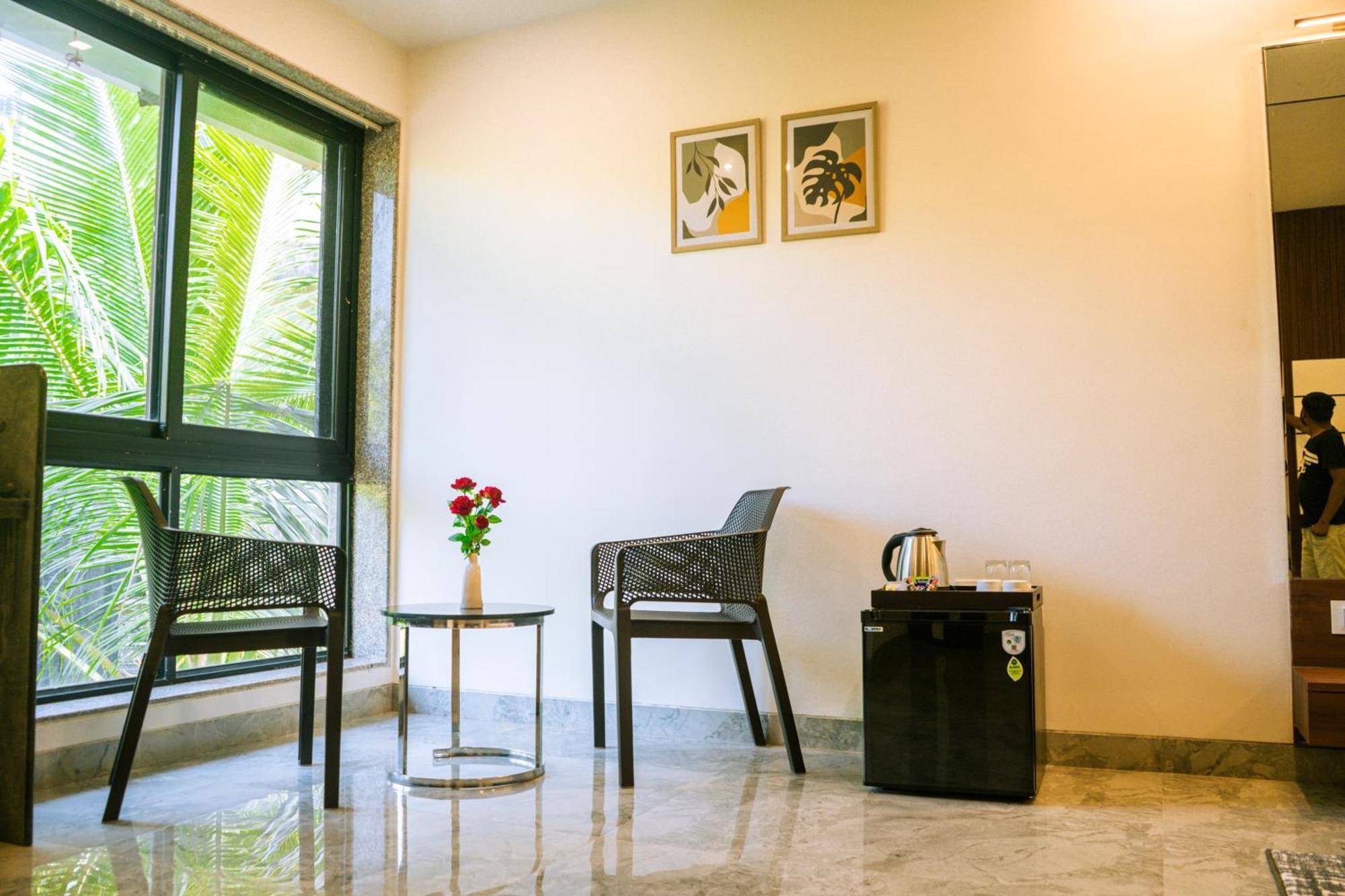 Aqualina Hotel Bhogwe Екстериор снимка