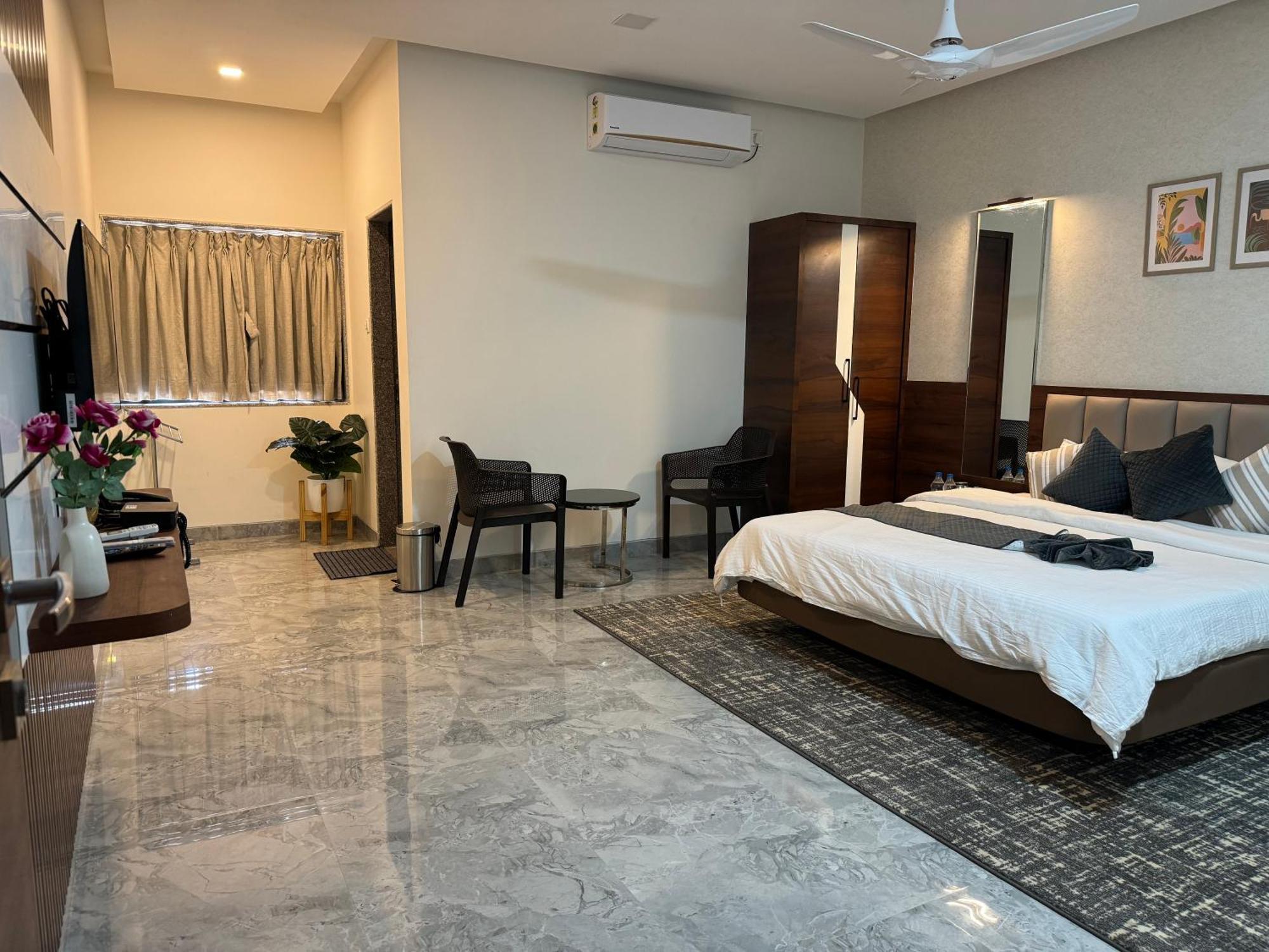 Aqualina Hotel Bhogwe Екстериор снимка
