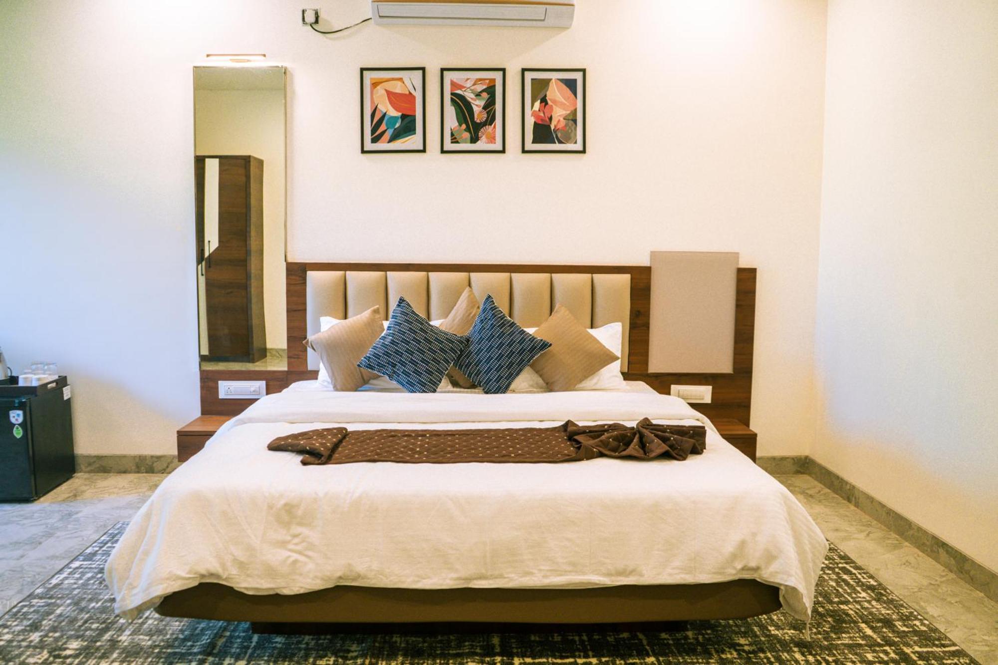 Aqualina Hotel Bhogwe Екстериор снимка
