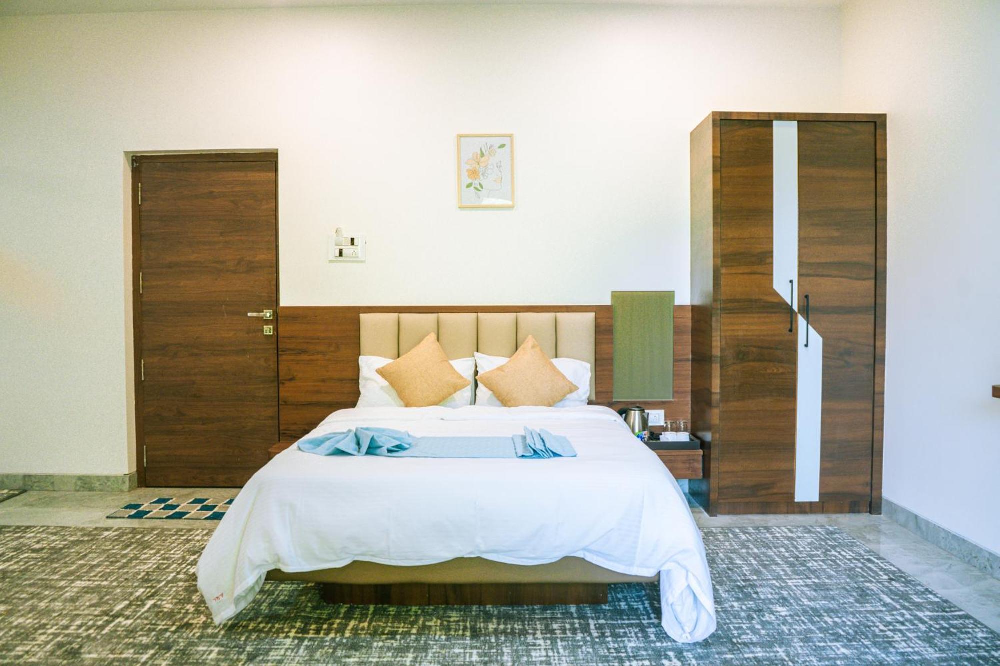 Aqualina Hotel Bhogwe Екстериор снимка