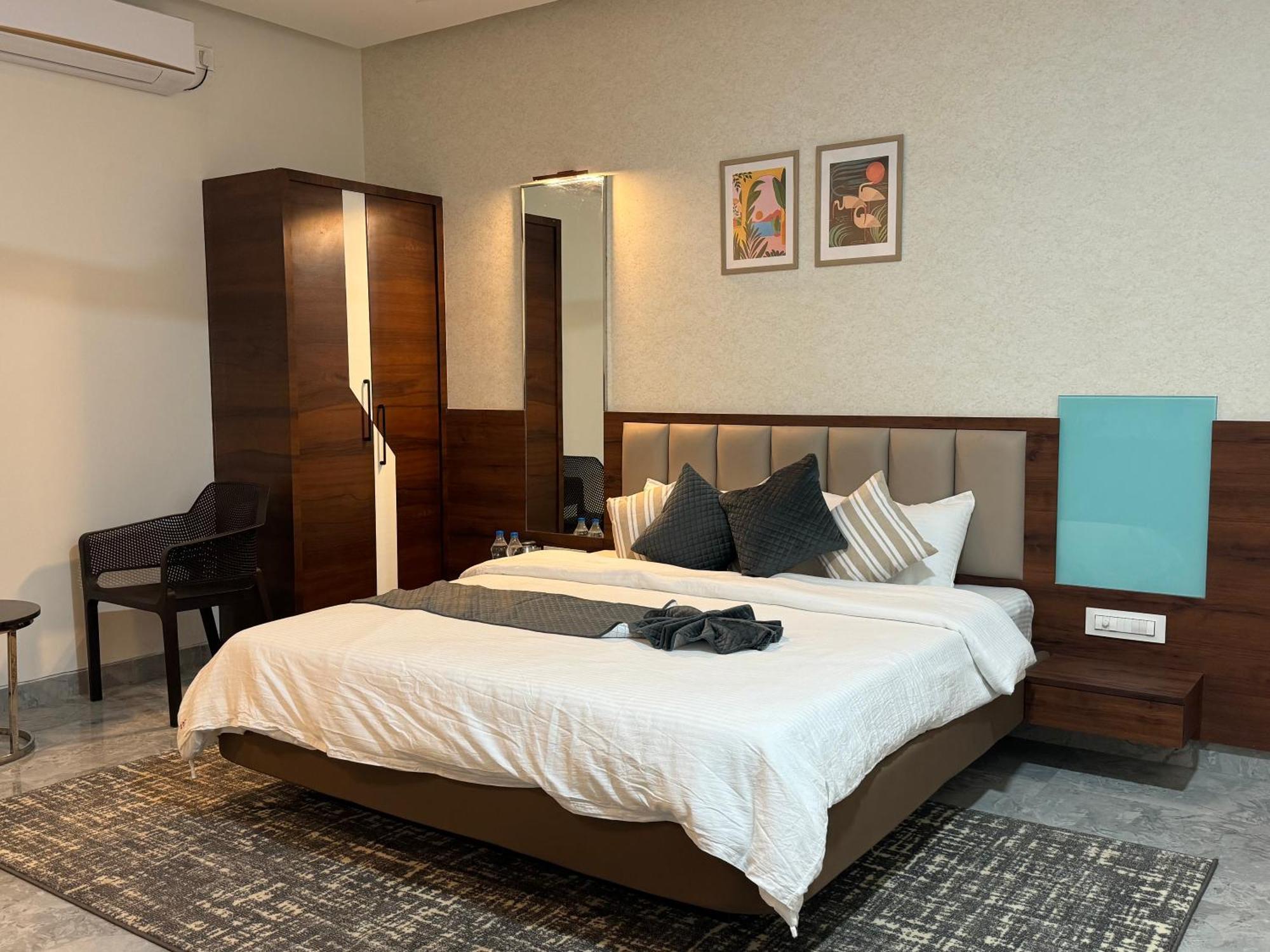 Aqualina Hotel Bhogwe Екстериор снимка