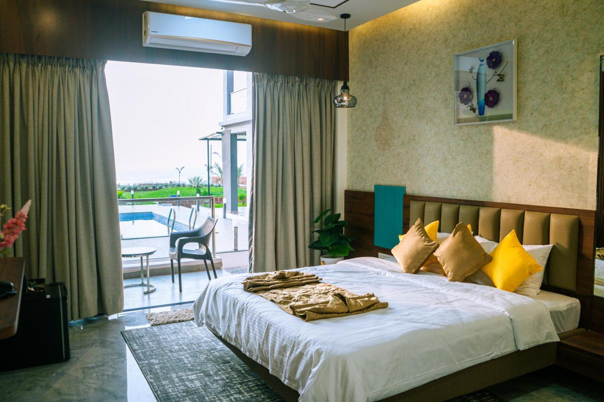 Aqualina Hotel Bhogwe Екстериор снимка