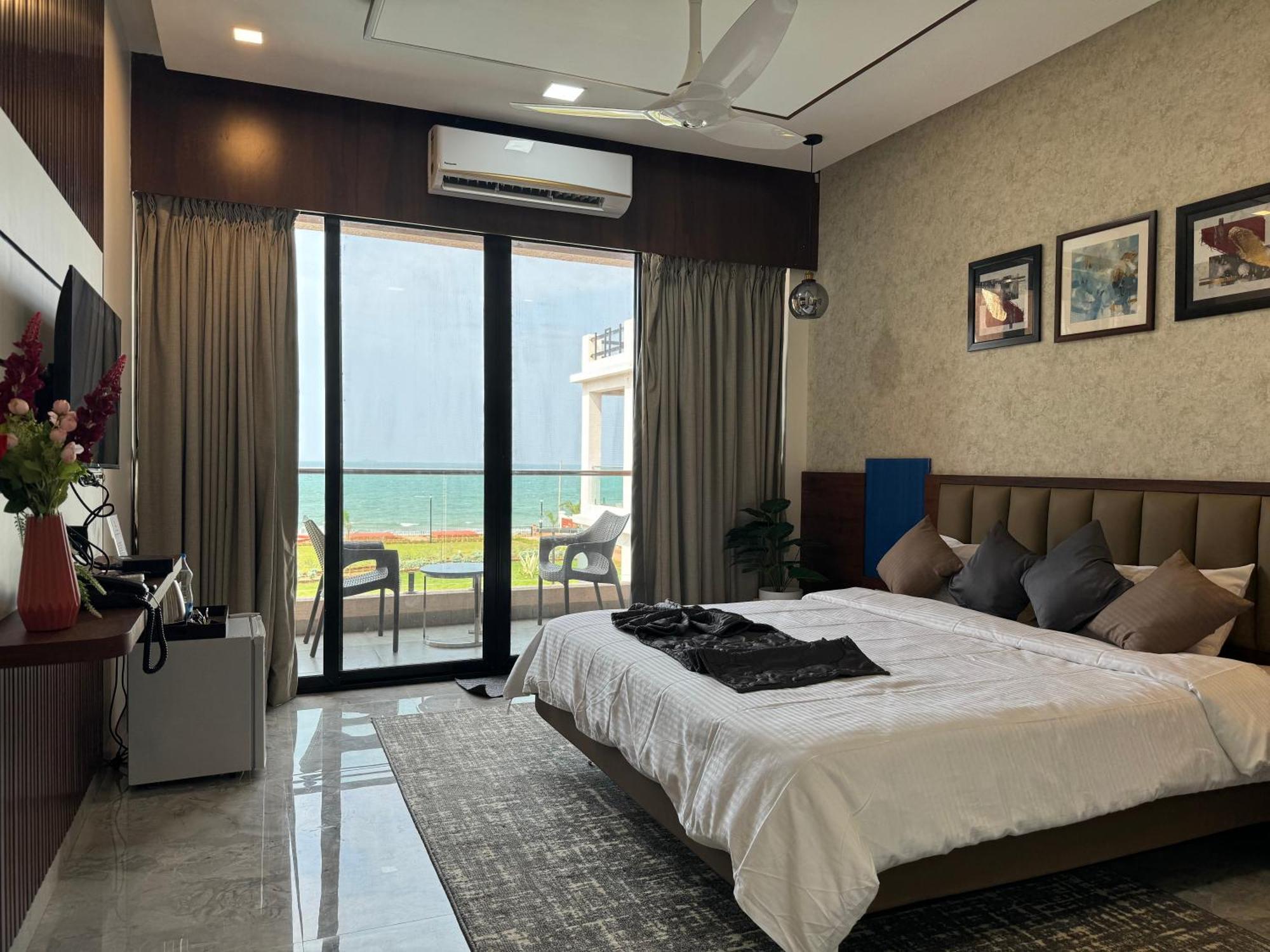 Aqualina Hotel Bhogwe Екстериор снимка