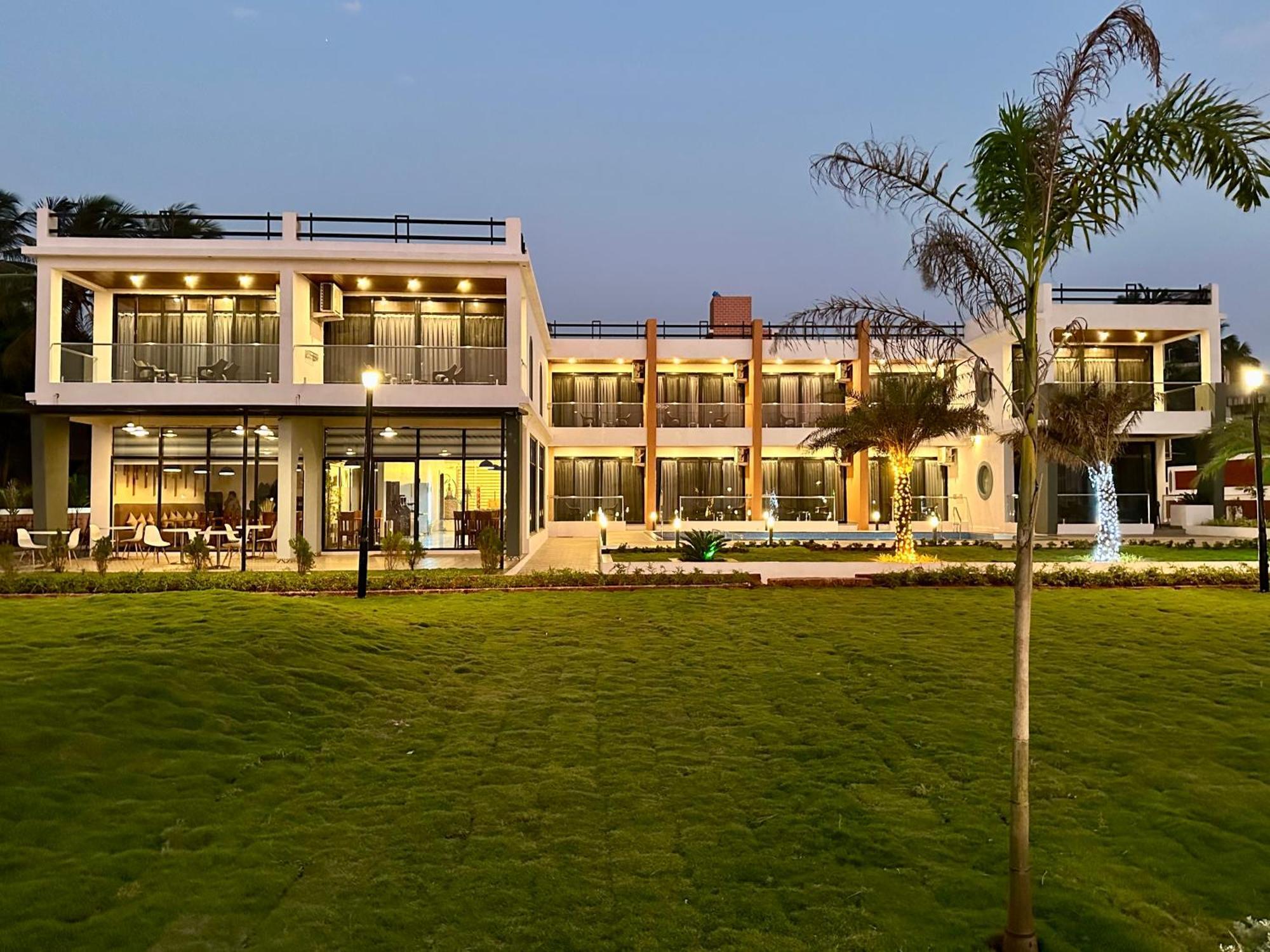 Aqualina Hotel Bhogwe Екстериор снимка