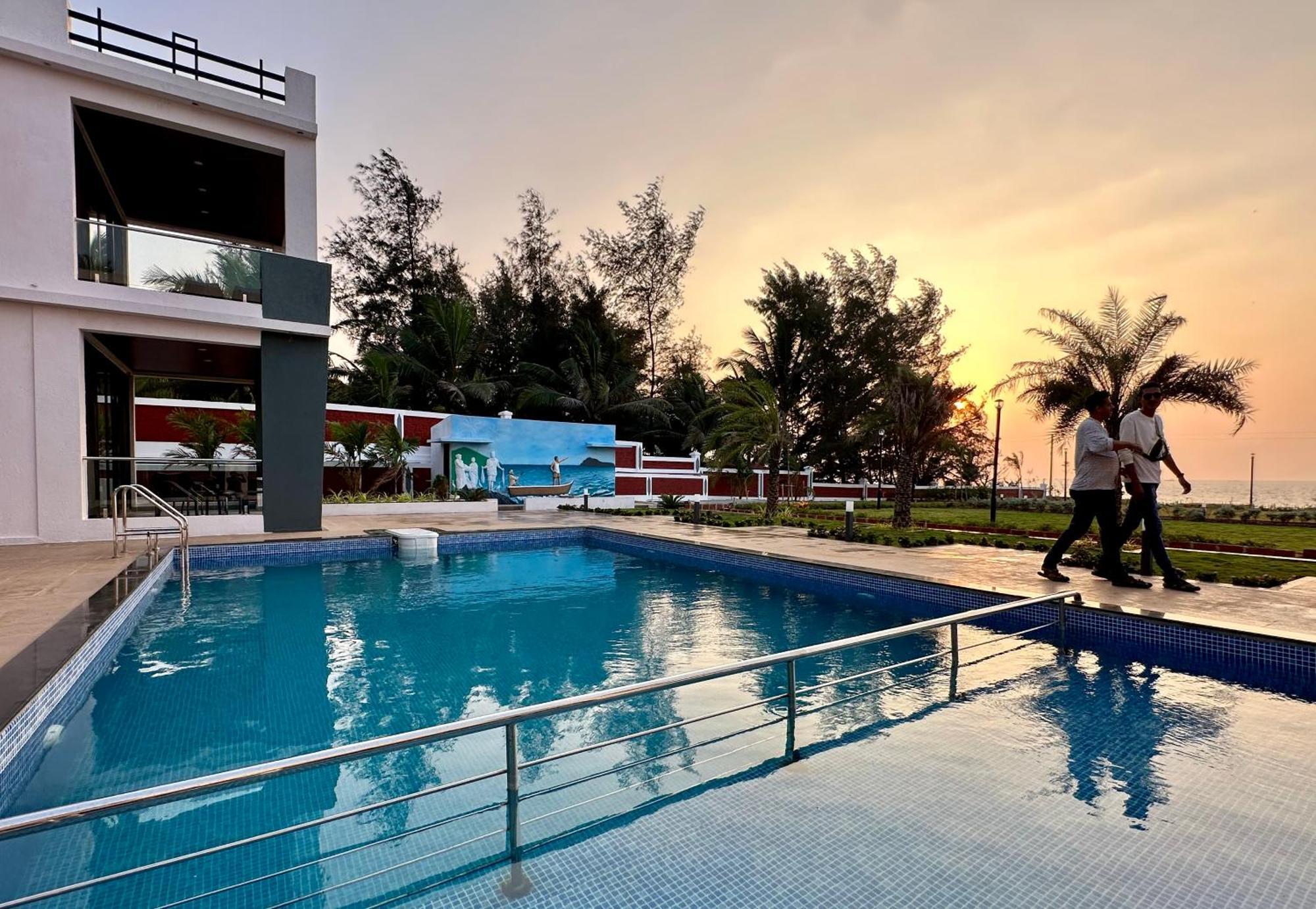 Aqualina Hotel Bhogwe Екстериор снимка