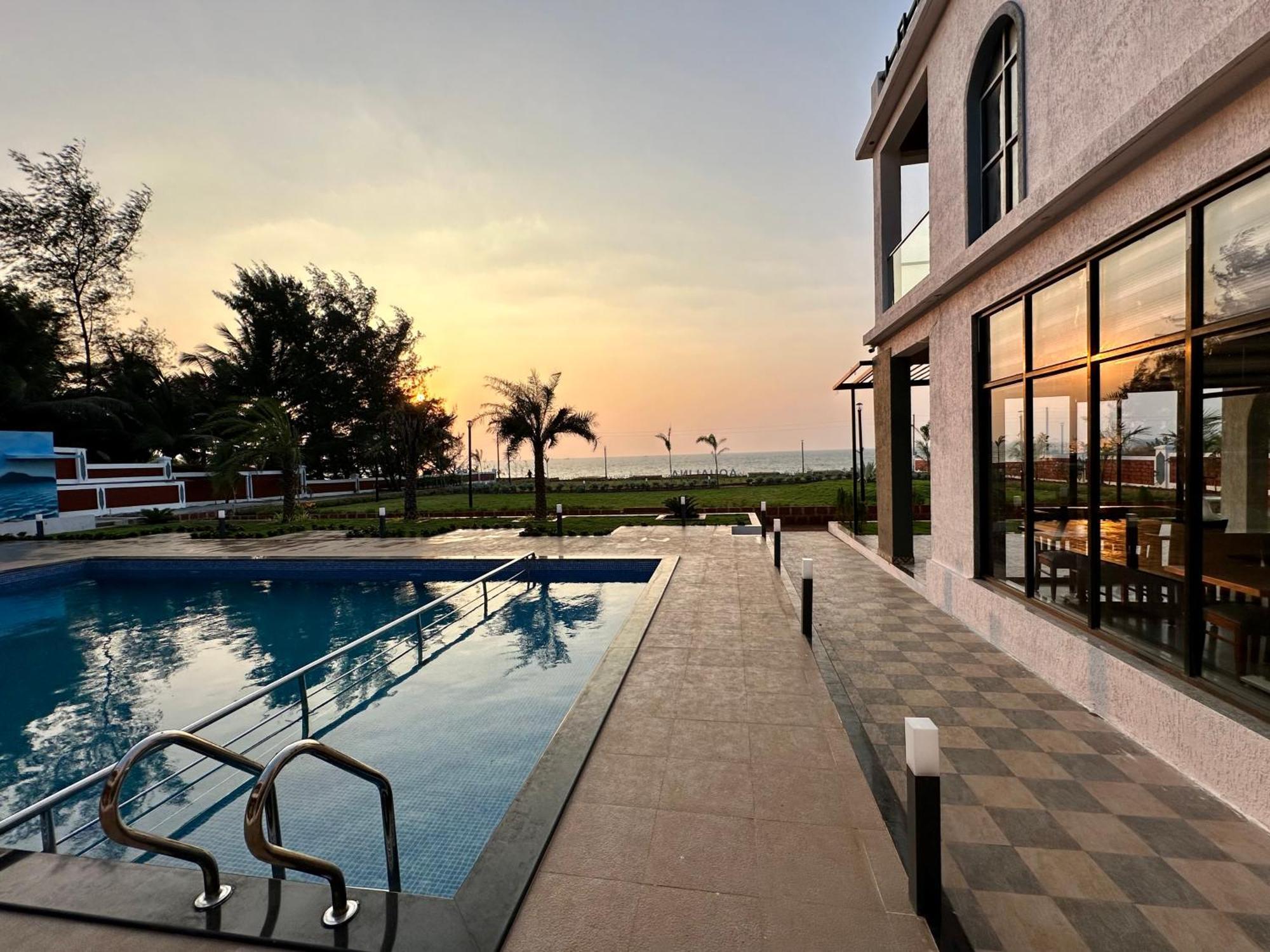 Aqualina Hotel Bhogwe Екстериор снимка